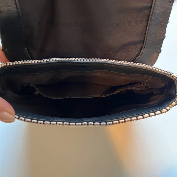 Marc by Marc Jacob’s black and white crossbody bag - Picture 4 of 6